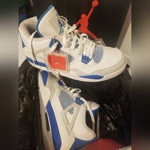 Jordan Retro 4